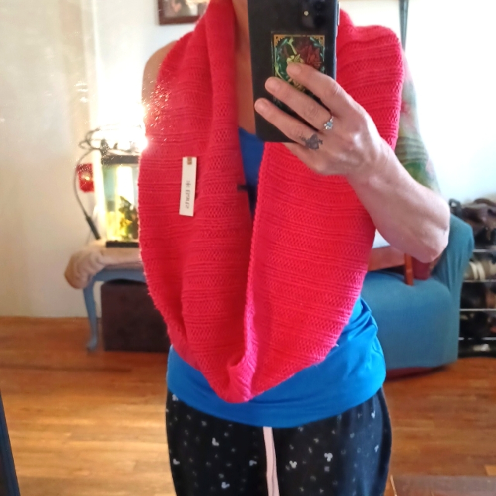 Bnwt barts hand knot infinity scarf